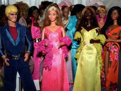 Alcune delle Barbie di Pietro